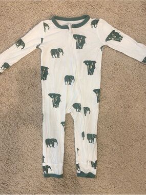 Kyte BABY Bamboo Zippered Romper in Elephant. Original Print. EUC. 6-12 mos.